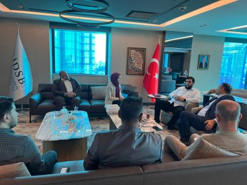 TheUNIW's tweet photo. The officials from Malaysia based @ensanyglobal and our council member from Ihlas Foundation Kazakhstan paid a congratulatory visit to our Secretary General @Eyupakbal1966 and gave information about their recent activities. https://t.co/F9fppVWY8P
