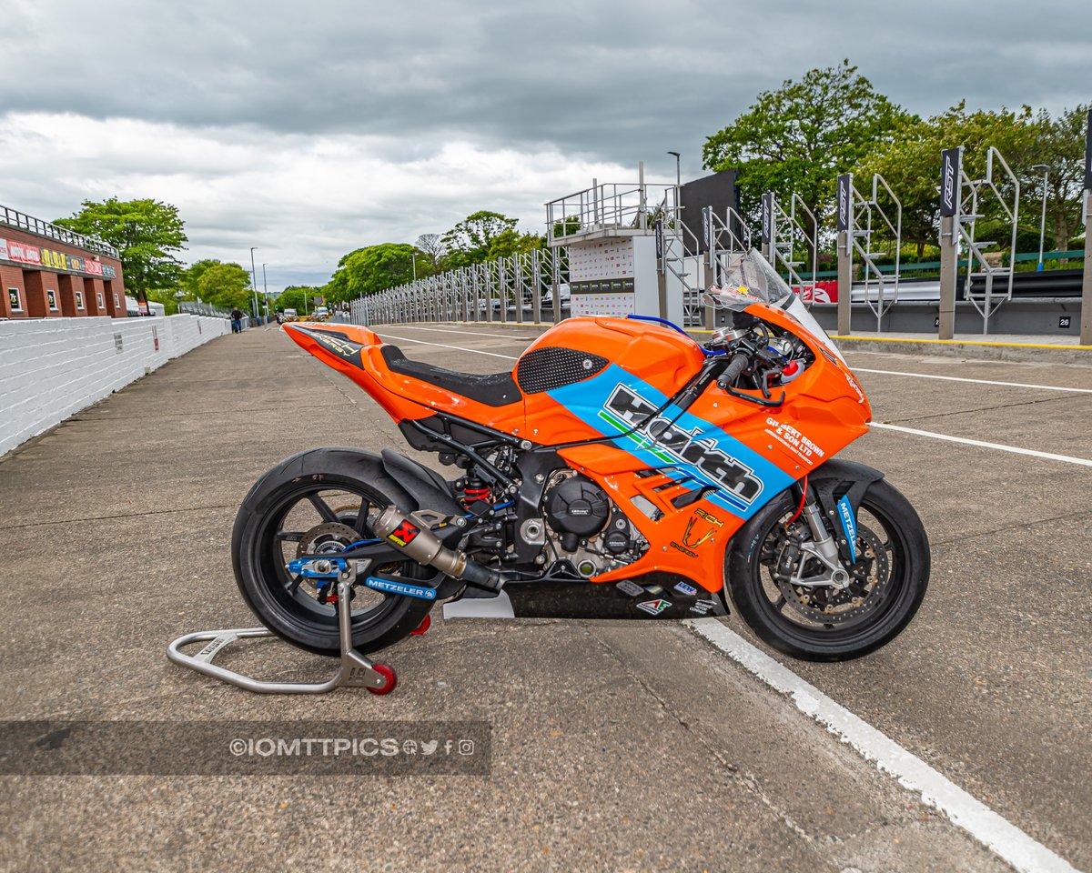 iomttpics's tweet photo. Any riders or teams that are looking to get some pictures taken for publicity purposes, I am available.  Reasonable rates.  These are some I took of Dom before the TT this year. #MGP #RoadRacing #IsleofMan #themanx https://t.co/bX1Y2jNYjY