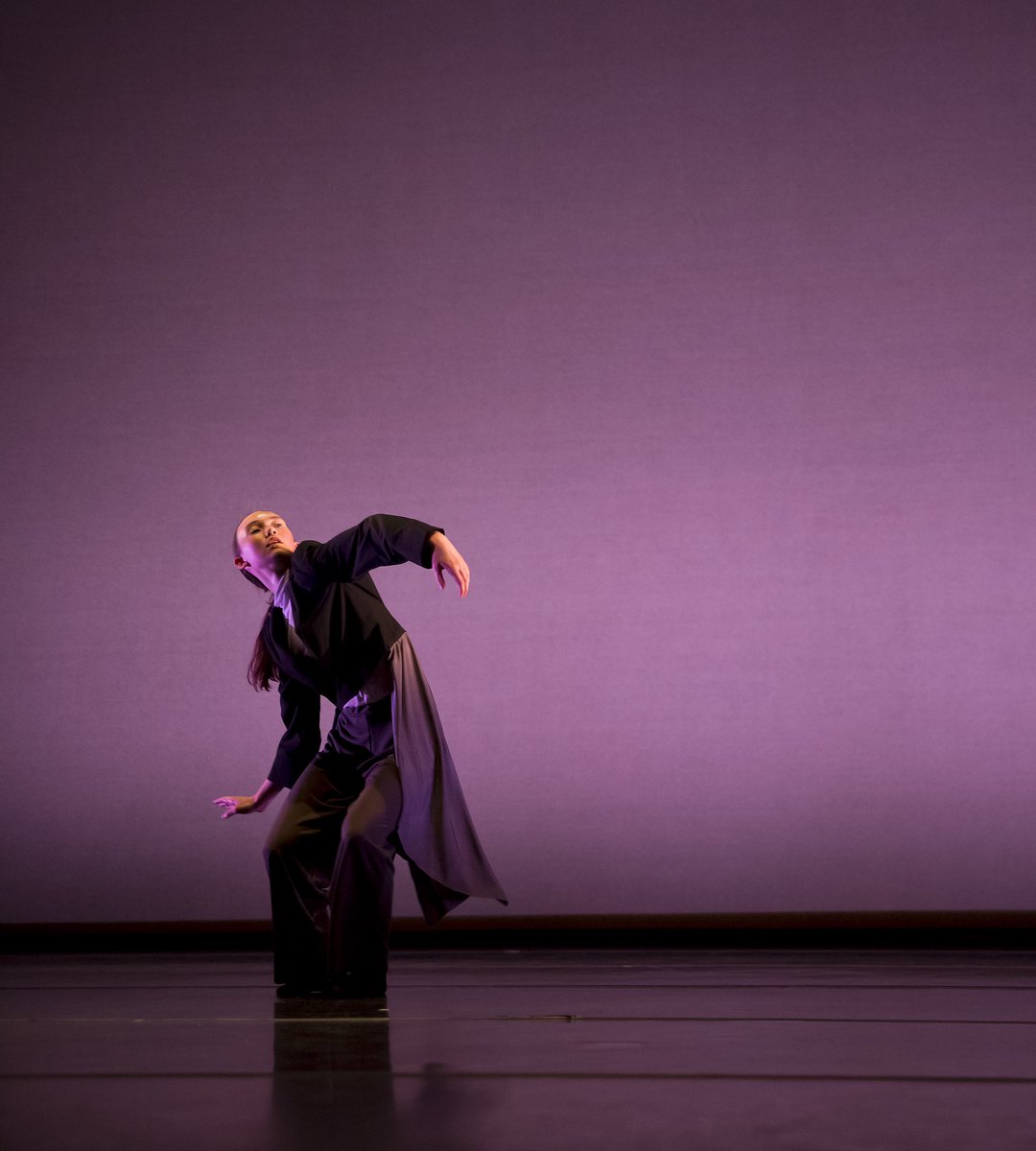 So proud of these exceptional young #danceartists. 'Dance of the Scorpion' created for @TrinityLaban’s CAT scheme’s graduation show. Inspired by movement by scorpions &amp; butlers
🦂
Costume: Emma Lyth
Rehearsal Director: Teal Darkenwald
Photographer: Rachel Cherry
<a href="/DanceCATs_news/">National Centres for Advanced Training (CATs)</a>