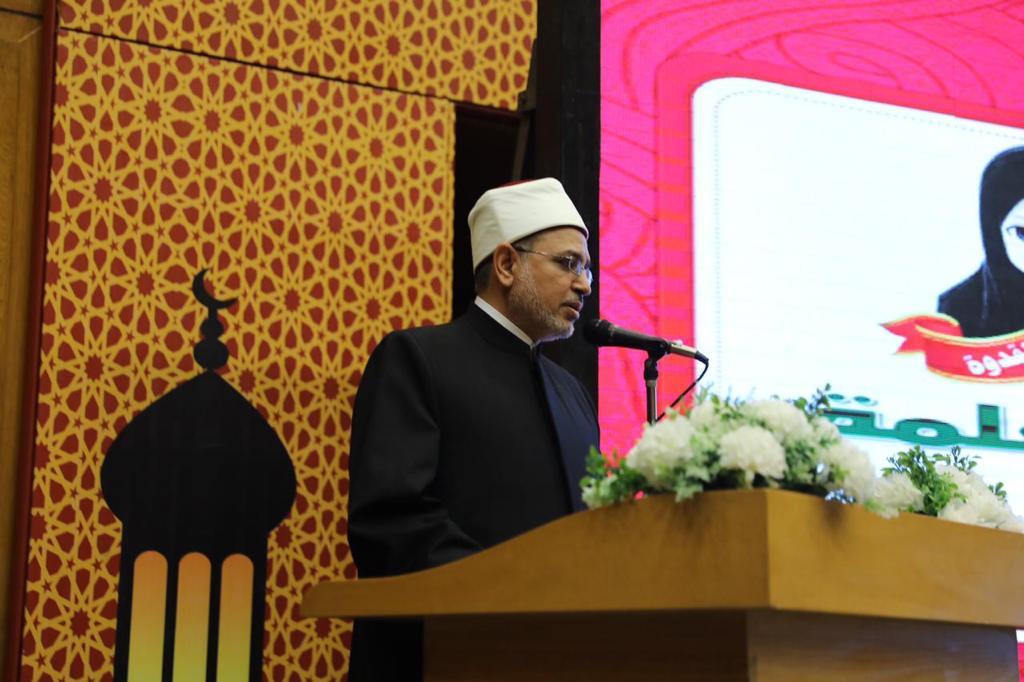 قال الدكتور سلامة داوود رئيس جامعة الأزهر، إن التعليم الأزهري شهد نهضة وتطويرًا شاملا تحت قيادة فضيلة الإمام الأكبر الدكتور أحمد الطيب. خلال مؤتمر نظم بالجامعة