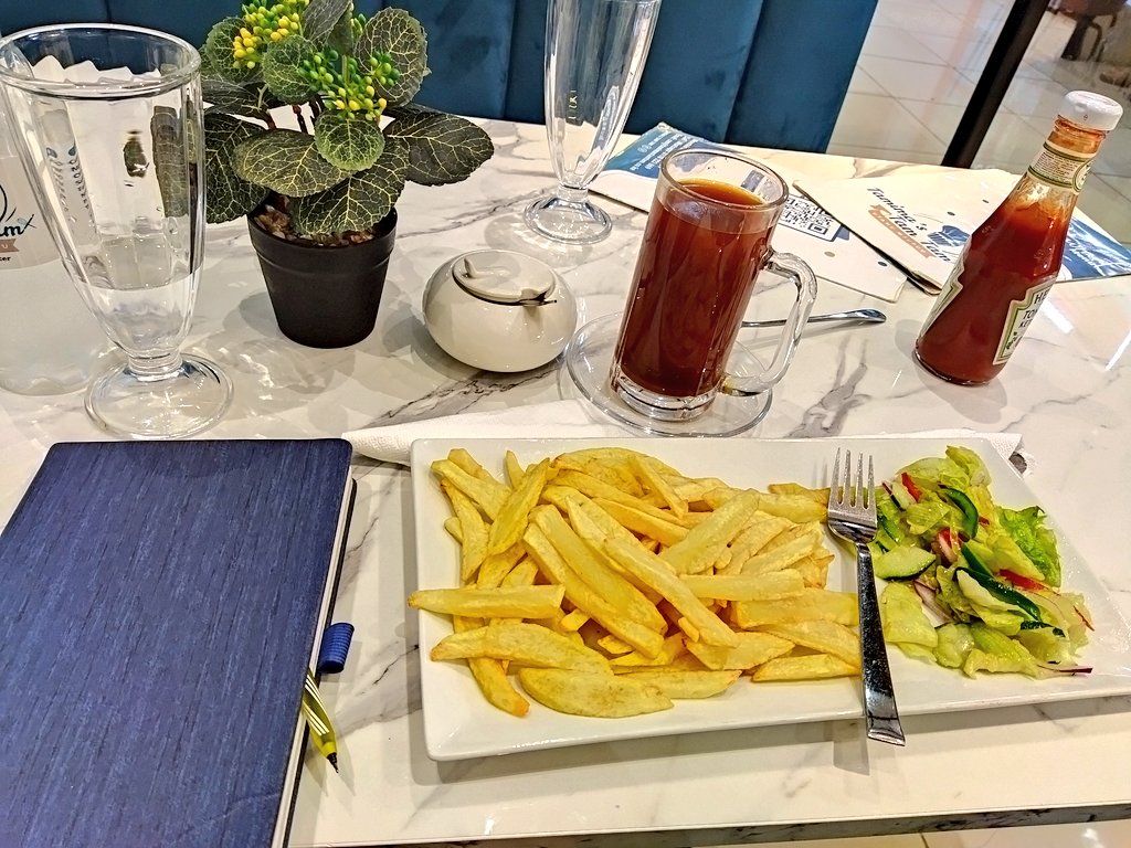 Miss_Patriciah's tweet photo. Found this place yesterday and I just have to put y'all on. 😊
 Tamima's Tam Tam, Mountain Mall 1st Floor.
The interior is mad pretty, music relaxing, food tasty and everything is below Ksh. 600 😍😋 https://t.co/WmW4Ww1dKe