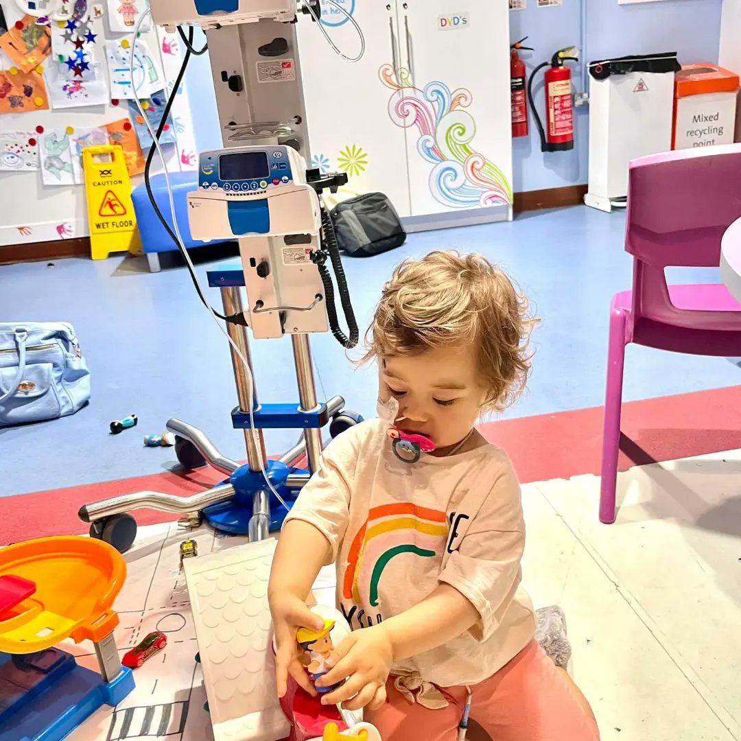 JNeuroblastoma's tweet photo. Back in Southampton for another day of Nivolumab and strokes with Archie the therapy dog.
https://t.co/KJCwix5yj3
#ChildhoodCancer #neuroblastoma
#Jessicasjourneywith #Solvingkidscancer #Southampton #EdSheeran #TheDarkness #Suffolk #itv #bbcnews #ThisMorning https://t.co/udsSoKfDnr