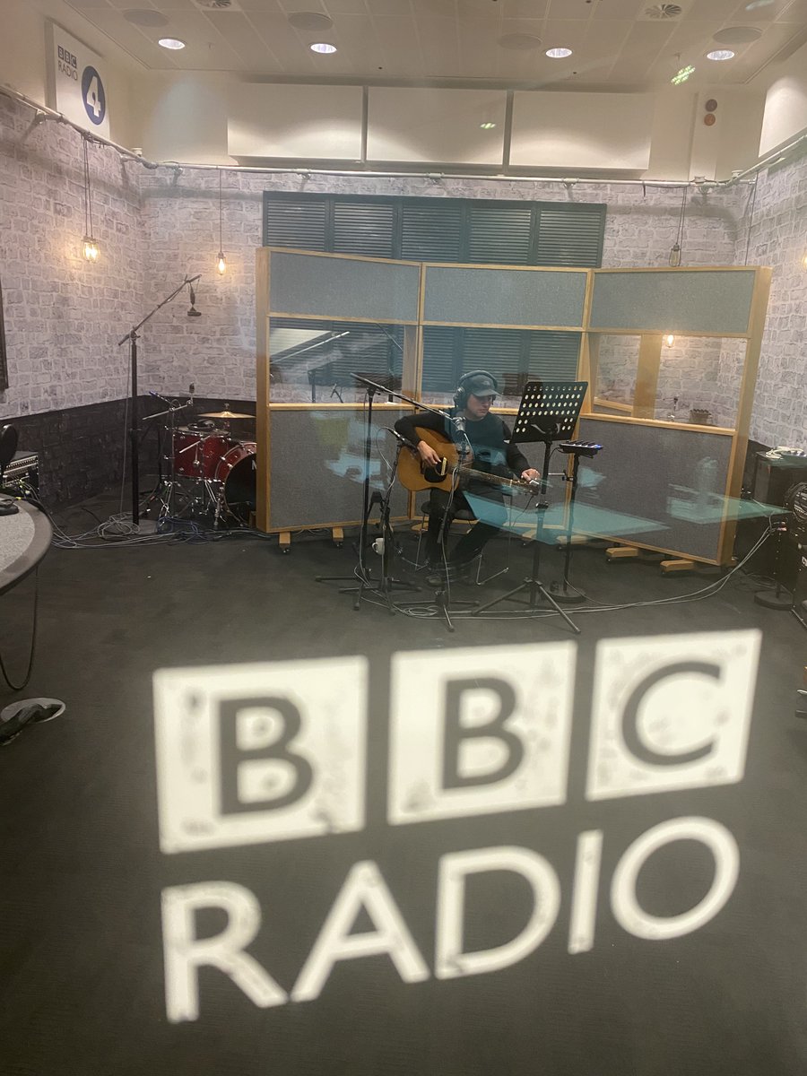 RoarButler's tweet image. ICYMI What a joy to play the @bbcradio2 #folkshow last night.  thanks for all your kind words.  Loved it.  Heres the link for those who missed it.
bbc.co.uk/sounds/play/m0…