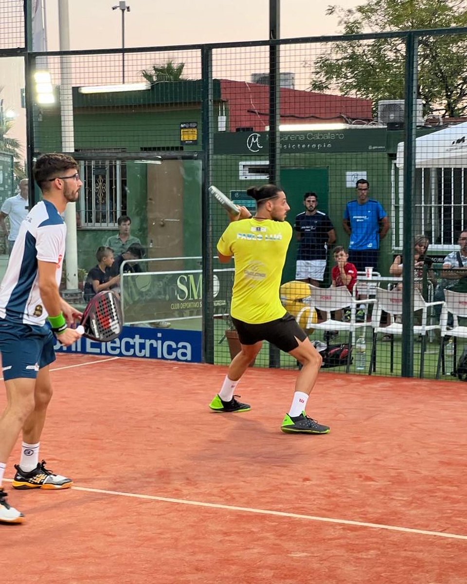 faponline's tweet photo. 🟢Internacionales Ciudad de Córdoba Trofeo Cajasur ABS 10.000 
👊Los favoritos no fallan en su debut

🚹 Octavos masculino - 09:30h
🚺El cuadro femenino se inicia a las 10:15h

 📍@ClubSMorena
  
#FAP #Somosfap #padel #Internacionales #ABS10000 #Cordoba https://t.co/n3ZK1C7mpw