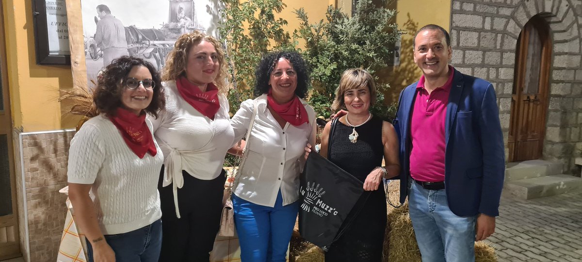 unplibasilicata's tweet photo. Grazie agli amici della #ProLoco #Filiano e al Comune la tradizione contadina legata alla #giornatatipicadelmietitore rivive e continua a regalare tante #emozioni Complimenti per il meritato successo che premia l'impegno nella promozione del #patrimonioculturale lucano 👏👏👏 https://t.co/HDuOrm7cMW