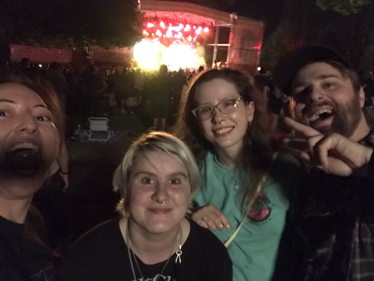 Coheed!
@babybatbangs <a href="/ribbonteeth/">vindik8ed</a> <a href="/supernxthing/">sunn O))) stage dive</a>