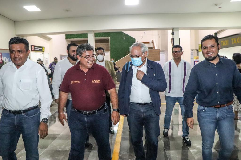 Ramon_Jimenez_L's tweet photo. #ComunidadTecNM
Gracias a los directivos de los #TecMN de Campeche del campus Escárcega, Calkiní, Holpechén y Champotón, por recibirme; mañana encabezaré reuniones de trabajo, contemplando también actividades con la comunidad estudiantil y docente.
#TodosSomosTecNM https://t.co/9COCNR4HpS