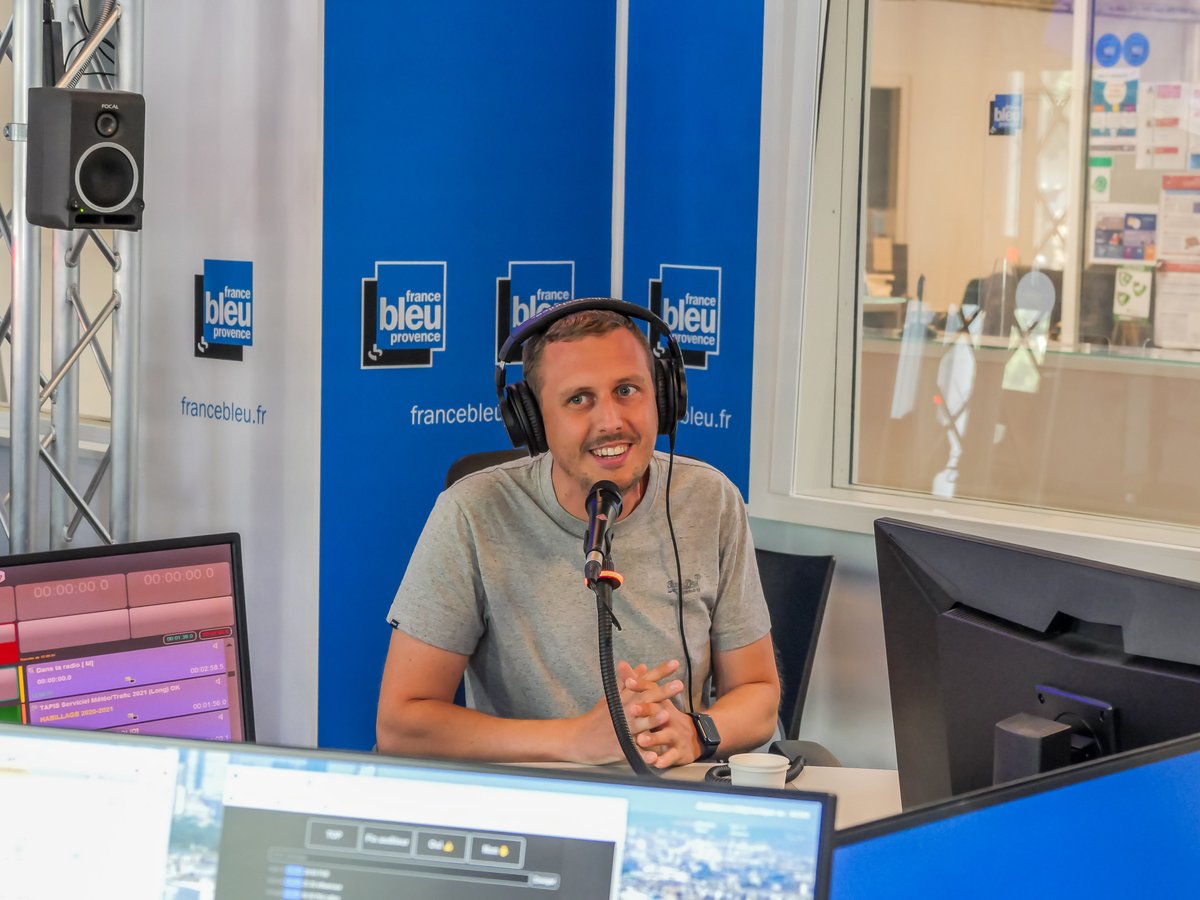 📻 LEVAROIS diffusé partout en France 🔊🇫🇷

🎙️ Quel plaisir ce moment avec <a href="/Johann_Guerin/">Johann Guerin</a> et <a href="/VL_reporter/">Véro Lopez</a> sur toutes les antennes de <a href="/francebleu/">Guédon Laurent</a> @bleuprovence (et hors-antenne, aussi !). On a parlé <a href="/VilleDeToulon/">Ville de Toulon</a> et de <a href="/bormestourisme/">Bormes les Mimosas</a> !

▶️ Replay : loom.ly/eV-RBW0