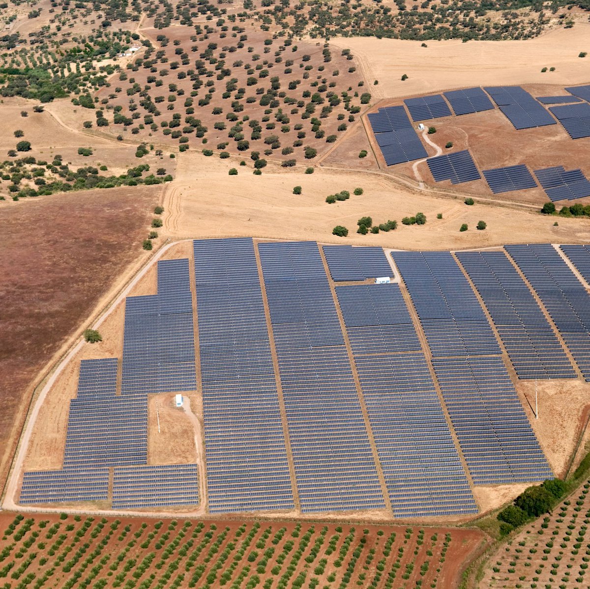 We need to scale up the domestic production of solar panels.

This will help us achieve our goal of doubling our solar photovoltaic capacity by 2025 &amp; almost quadrupling it by 2030.

Renewables are crucial for #REPowerEU, our plan to phase out Russian fossil fuels.