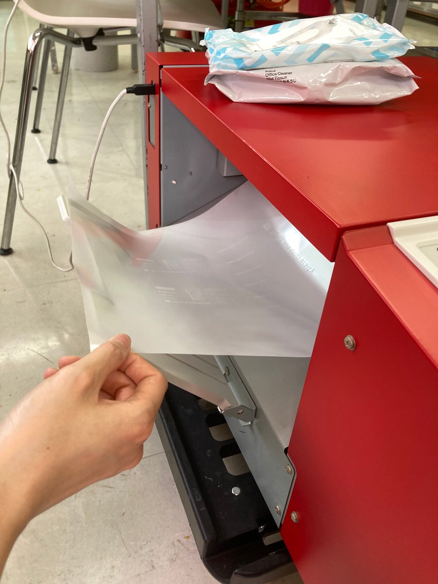 conall_powder's tweet photo. 先月、某美術系大学にて前期のワークショップとして電解マーキングのお手伝いをさせていただきました。版はデジタル製版機GOCCOPRO100を使いその場で作成。大好評。後期は恒例の粉体塗装です。
#電解マーキング #GP8r #理想科学 #ロゴ入れ #文字入れ #DIY #powdercoat #三王 #徹底した感染対策 https://t.co/w97Xqjulzv