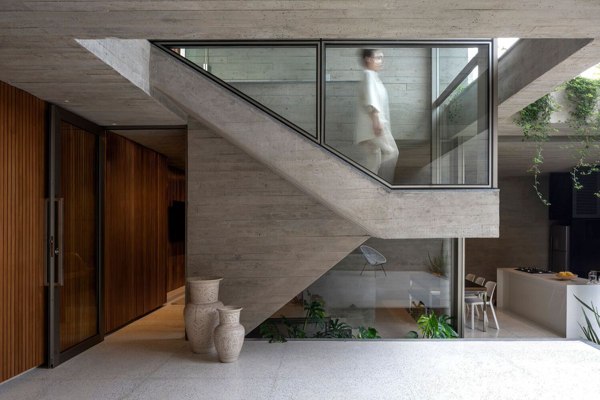 ArchDaily's tweet photo. Forest House / Estúdio Zargos #Brazil 
#Architecture #InteriorDesign #ResidentialArchitecture https://t.co/Zk8HNWaO7v