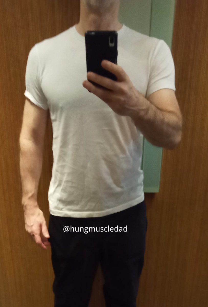 hungmuscledad tweet media