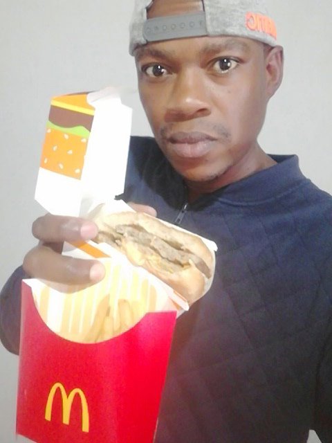 TshepoM61158154's tweet photo. I cut down groceries and canceled automatic subscriptions reduced energy costs and stop smoking too and we do staycation 
#McDeezNazoMeals 
#SmartSpenda 
@jacarandafm https://t.co/jnE9QGCtWr