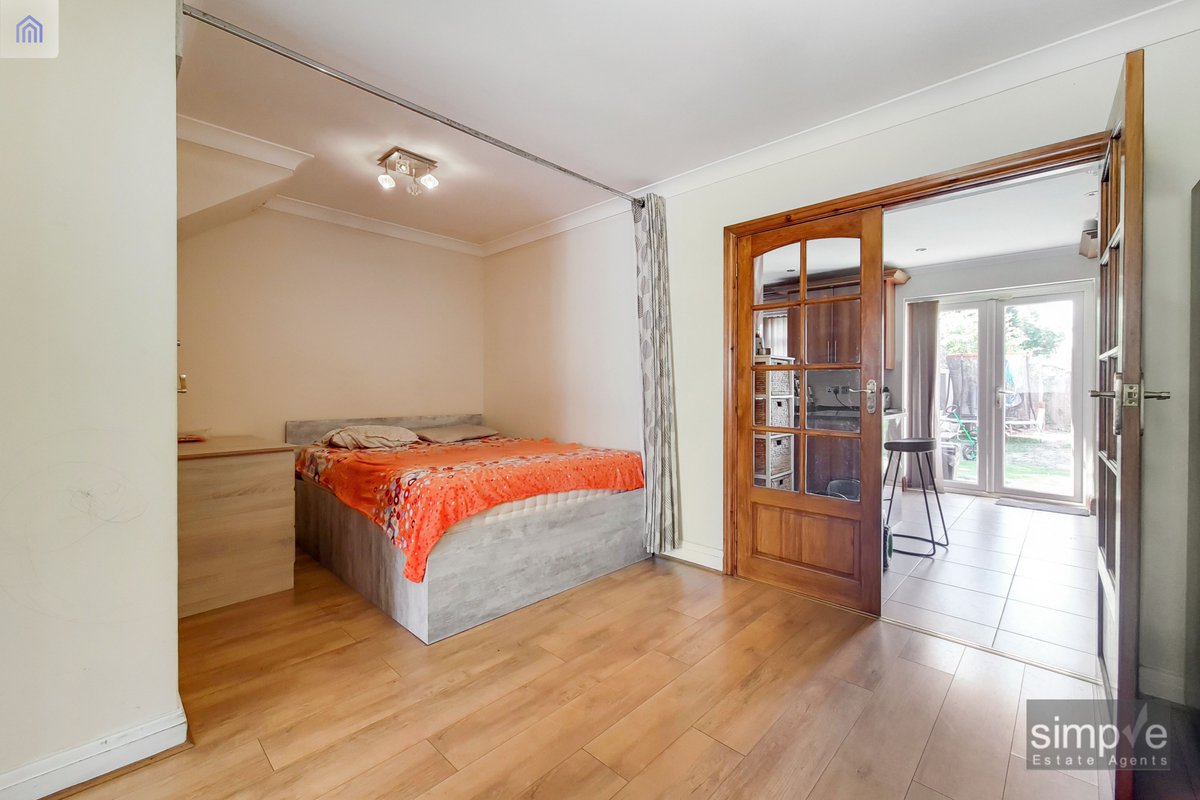 Simple Estate Agents tweet media