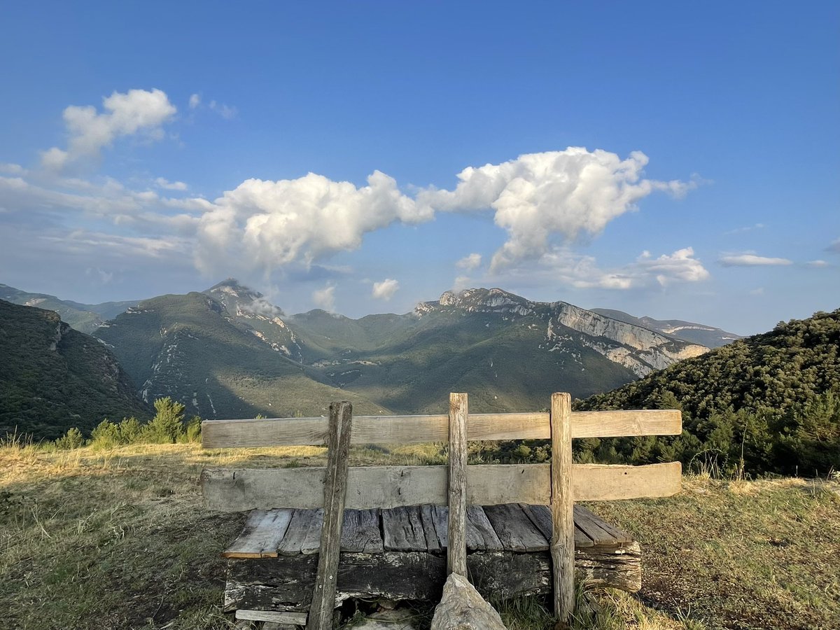 annacrosas's tweet photo. Caminar i badar. A vegades, no cal re més.
#Talaixà #Garrotxa #LaGarrotxa #AltaGarrotxa #Montagut #Oix #MontagutiOix #CEOlot #Bassegoda #CinglesDeGitarriu #VallDeSantAniol #SantMartíDeTalaixà #SantFeliuDeRiu #ElFerran https://t.co/1Rf8lROWu6