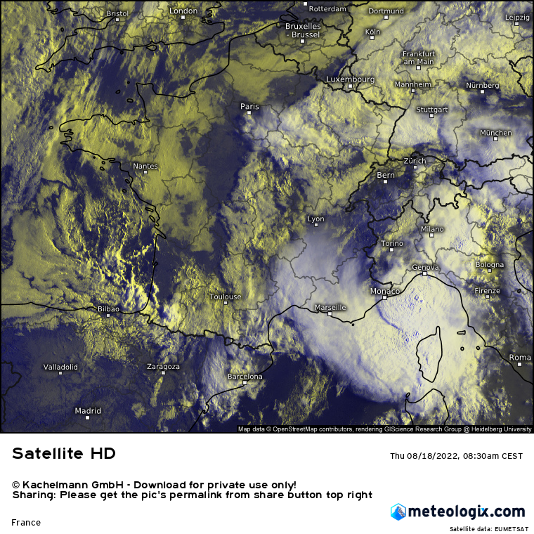 ExtremeMeteo's tweet photo. Sur l'image sat, on voit parfaitement le système orageux qui a touché de plein fouet la Corse qui remonte sur l'Italie du nord qui va vivre une journée très orageuse. Niveau activité électrique c'était dantesque ainsi que du point de vue des autres phénomènes. https://t.co/9l0dJLbbzX