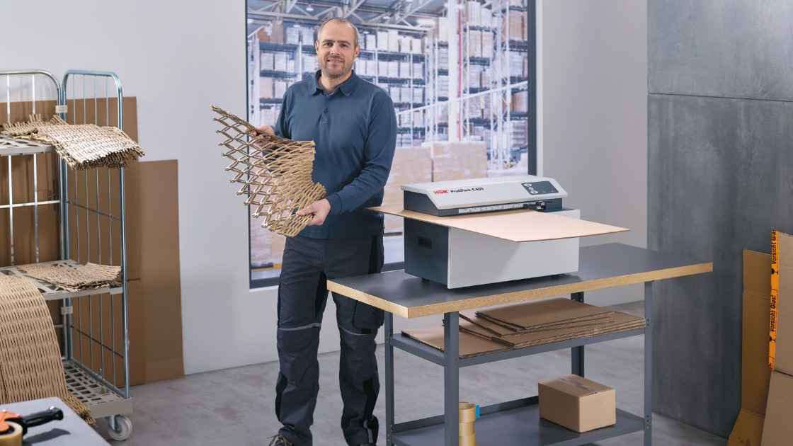 Heb jij al eens gehoord van een kartonperforator? Je tovert je papierafval gratis én in een mum van tijd om tot opvulmateriaal. Super #milieuvriendelijk en #duurzaam. Lees er alles over op onze #blog!
 fal.cn/3r7z4