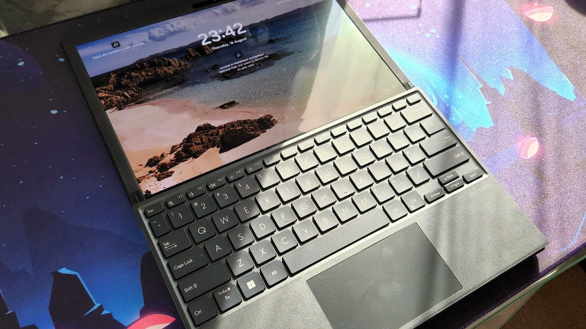 evan_zar's tweet photo. An exciting launch is on the way...

...the new ASUS Zenbook 17 Fold OLED is launching on 31 August 2022 to change the face of the laptop industry! 💻

Unfold from a touchscreen laptop to a 17.3" tablet. 🤩

@ASUS_za @FortressZA #innovation #technology #technews https://t.co/fxzcbfpzka