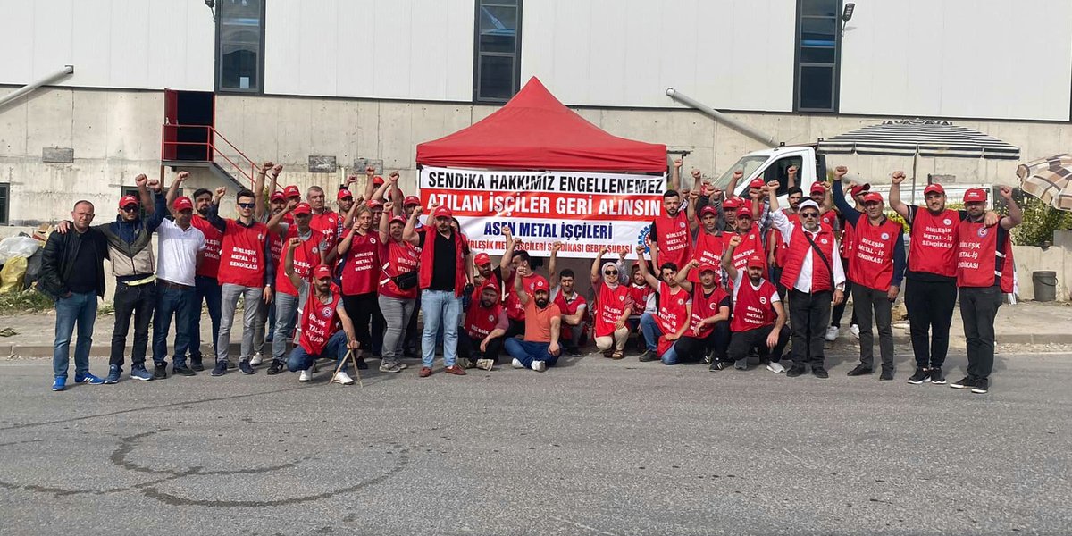 BirlesikMetal's tweet photo. Gebze #Asen işçileri, kölelik koşullarında çalışmaya, işverenin keyfi tutumlarına, işçiyi hor gören ve insan yerine koymayan tavırlarına, yaptığı haksızlıklara #ArtıkYeter diyerek sendikalaştılar.
#AsenMetal İşçilerinin Direnişi 100. Gününde
https://t.co/kNkF7aFV1E https://t.co/YVC6eYJAJo
