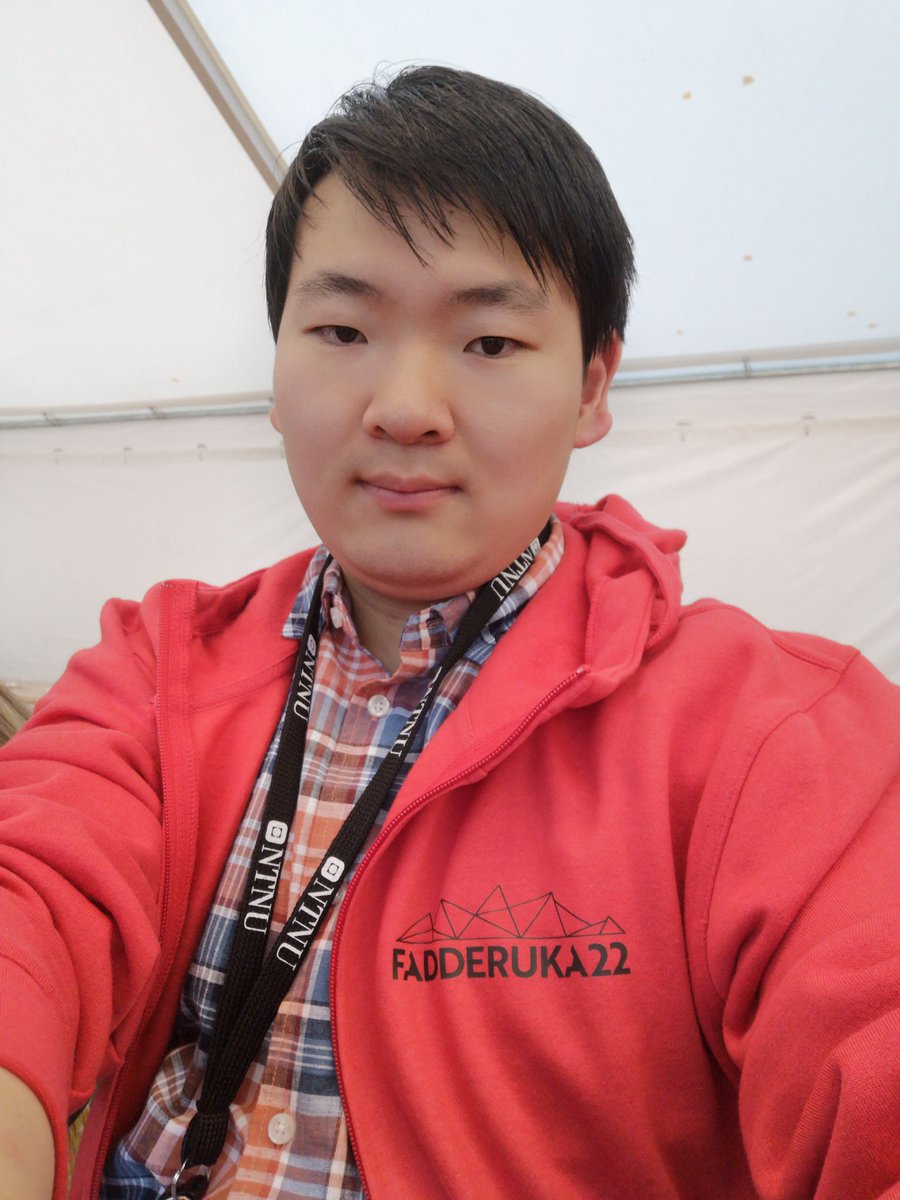 VinFurr's tweet photo. "faderuka" at my university @NTNU and I suited up and greeted the new first year students. No one told me to do it and it was clear sun and 27 degrees
#fadder #fadderuka #fadderuka22 #fadderuken #ntnu #ntnulife #ntnustudent #gjovik #gjøvik #student #studentlife https://t.co/hGs8mdskjE