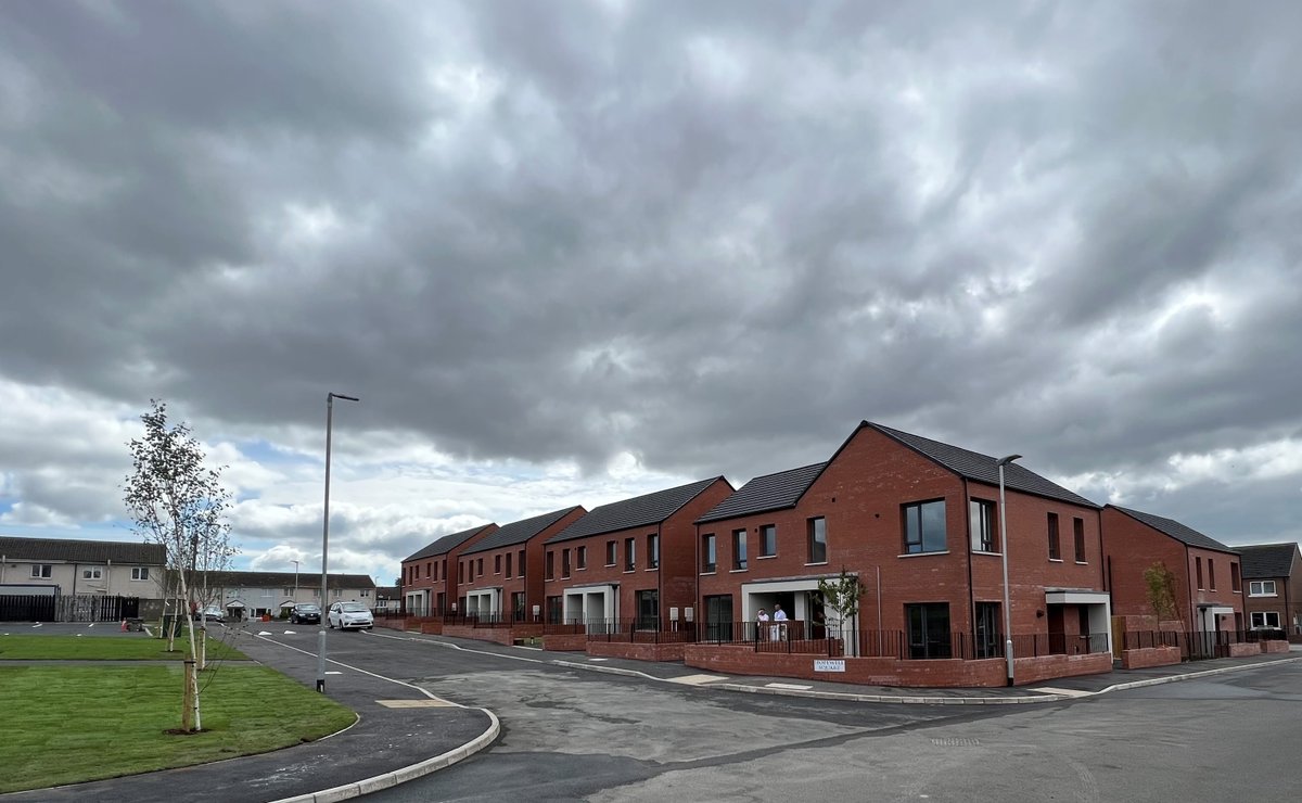 mjmcbrideltd's tweet photo. We recently completed the Hopewell Crescent project for @RadiusHousing.  This development provided 18 new social housing units in North Belfast.  We wish to thank the design team including @HBDarchitects for helping us complete another successful project. https://t.co/CrauM63pE3