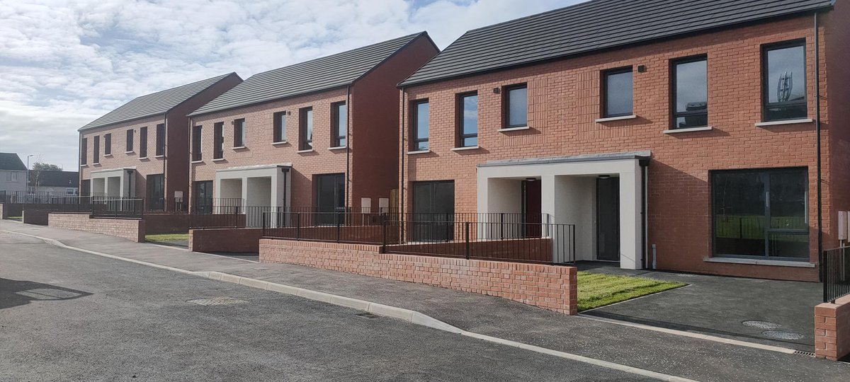 mjmcbrideltd's tweet photo. We recently completed the Hopewell Crescent project for @RadiusHousing.  This development provided 18 new social housing units in North Belfast.  We wish to thank the design team including @HBDarchitects for helping us complete another successful project. https://t.co/CrauM63pE3