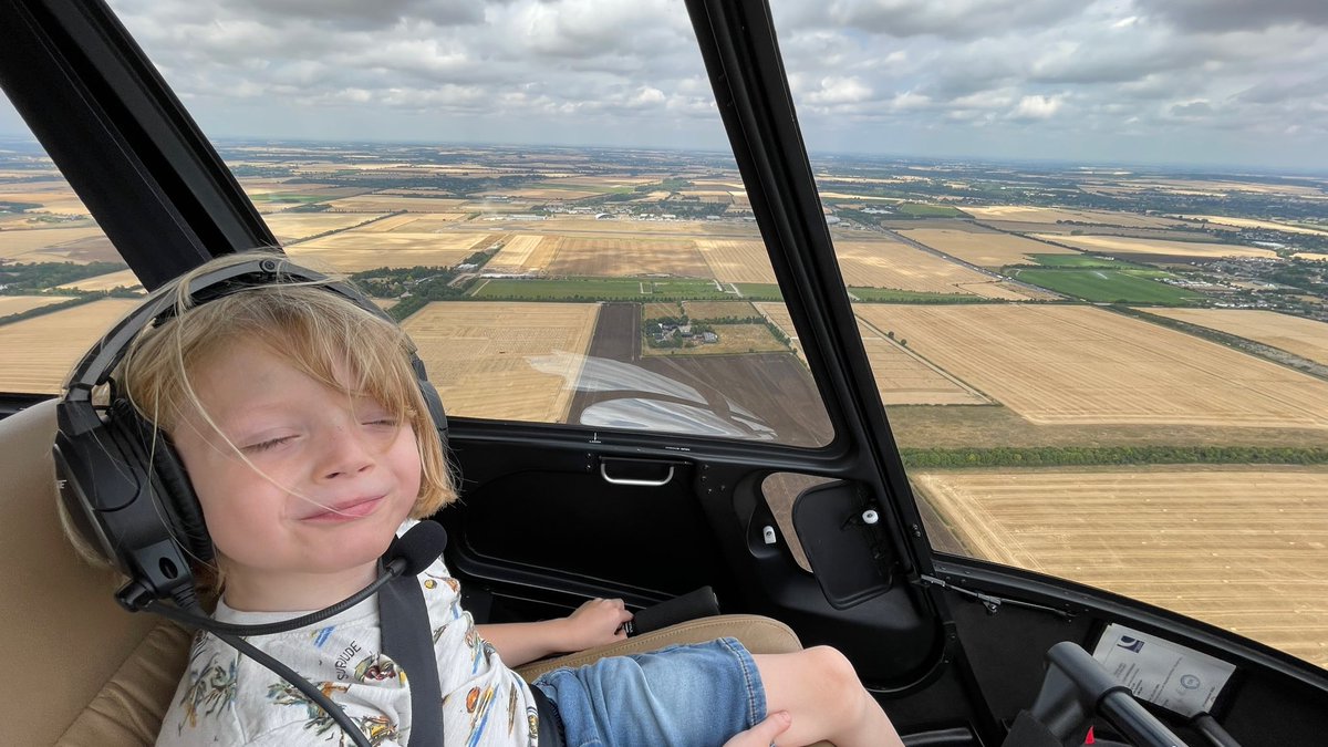 FlyingPigHelis's tweet photo. Pilot in training 🚁 @CaptPaulWhite youngest joined him for a refuel and positioning flight last week. Taking the instructor seat it looks like he’s got his eyes on the top job!
#nevertooearly #learntofly #R44 #smile #pilotlife #familybusiness #tbt #flyingfamily @IWMDuxford https://t.co/dTzVP7zFSS