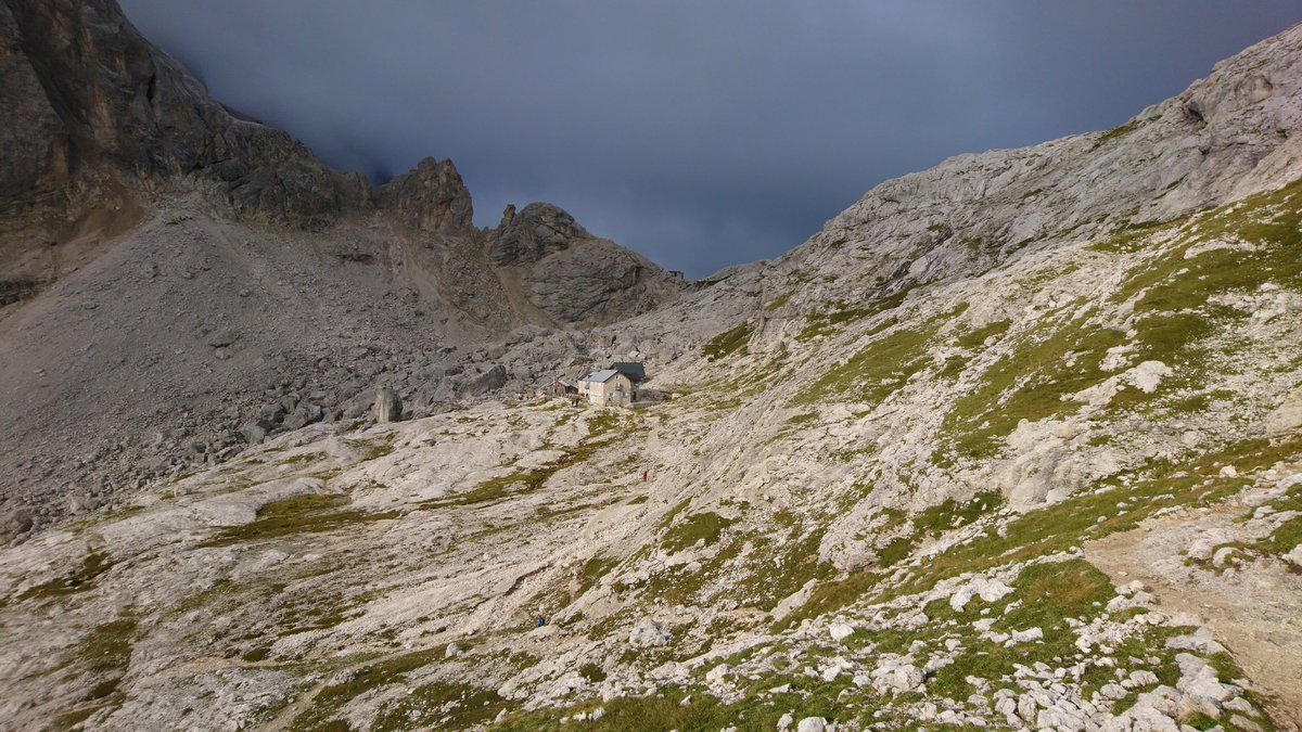 xabras80's tweet photo. Il tanto agognato #RifugioVolpi al #Mulaz https://t.co/vsWOtaDRWz