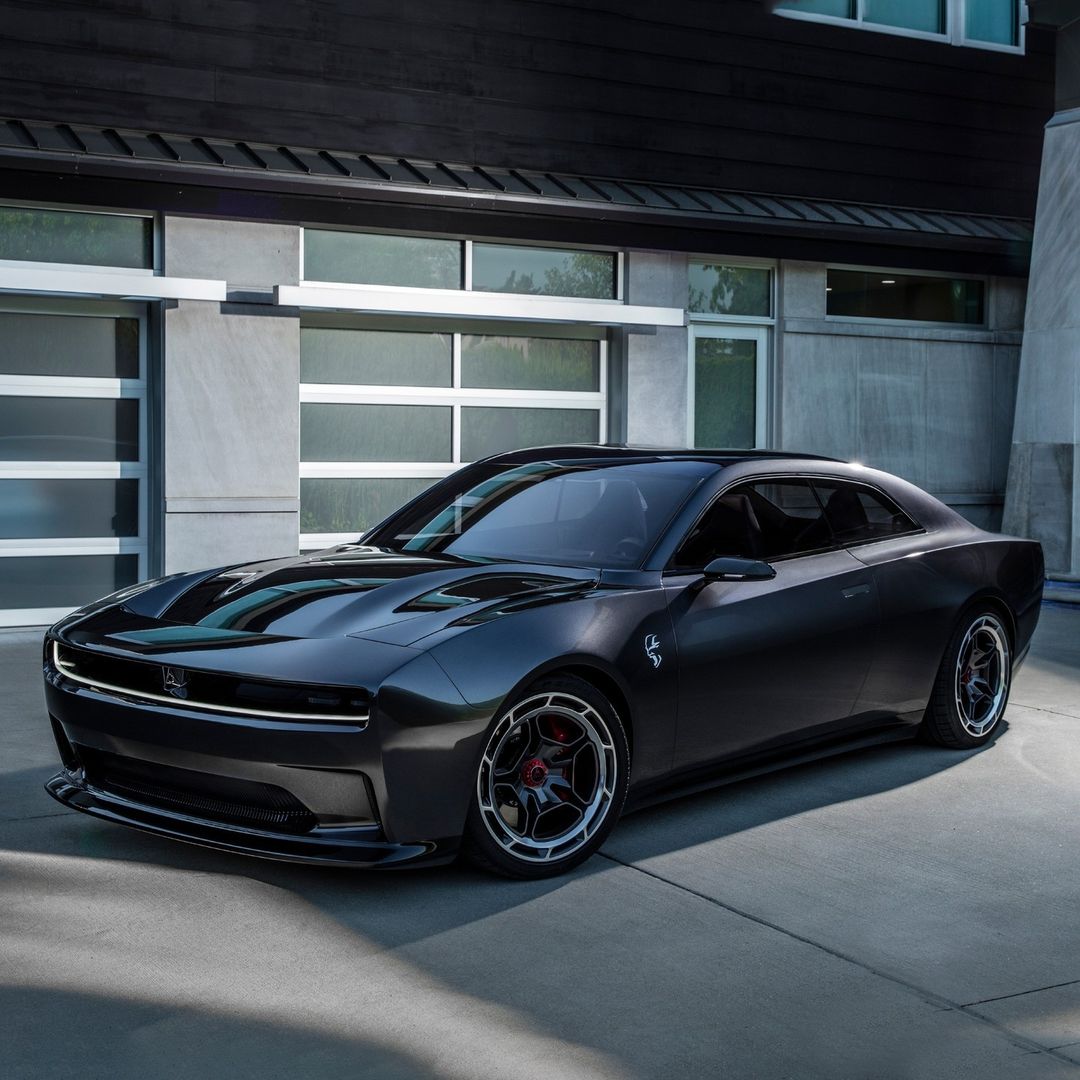 carwowuk's tweet photo. WOW! This is the Charger Daytona SRT Concept! 🤯

🔥 Retro-influenced design!
🔥 Set to be faster than a Hellcat!
🔥 Will arrive with a Fratzonic Chambered Exhaust system! 🤯

So it's an EV Dodge that looks THIS good, that'll also be as loud as a Hellcat V8?! We're sold... https://t.co/gRRcXe3rNH