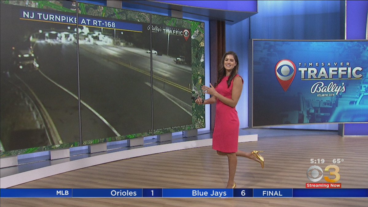 Rocking the sunshine shoes this morning thanks to <a href="/TammieSouza/">Tammie Souza Weather</a> forecast ☀️☀️☀️