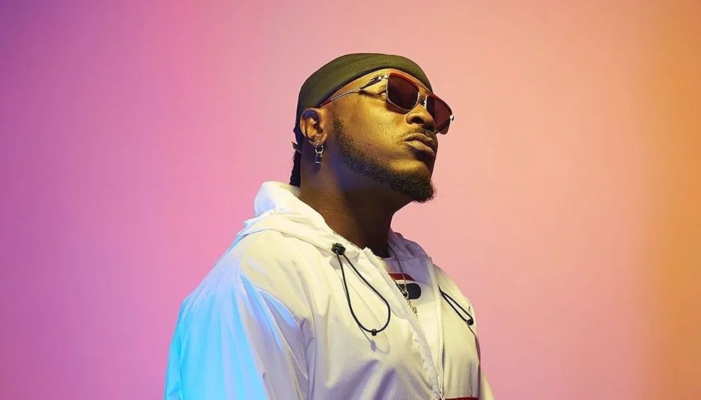thebeat999fm's tweet photo. #TheMiddayShow  with @nicoleabebe 💕NP:  Hypertension  -   @Peruzzi https://t.co/C9MJZIQZ85