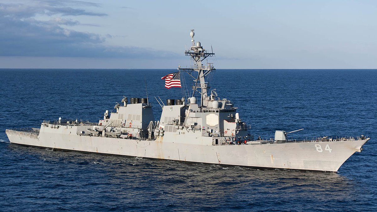 Geopol_Digital's tweet photo. 🇪🇦🤝🇺🇲 Llega a la base de #Rota, #España el 'USS #Bulkeley', cuarto destructor de la rotación, a expensas de dos buques más que llegarán en 2023.
Los navíos serán parte del escudo antimisiles de la OTAN, pero también realizan misiones unilaterales para #EEUU.
#USA #SPAIN #US https://t.co/SRmMb2cVqI