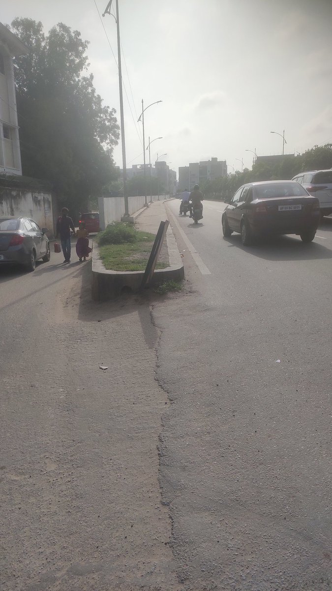 DayanandK123's tweet photo. It's been almost four months. Request you to have your kind attention please. @HYDTP @CYBTRAFFIC @GHMCOnline @KTRoffice https://t.co/AwF0e4BwIk