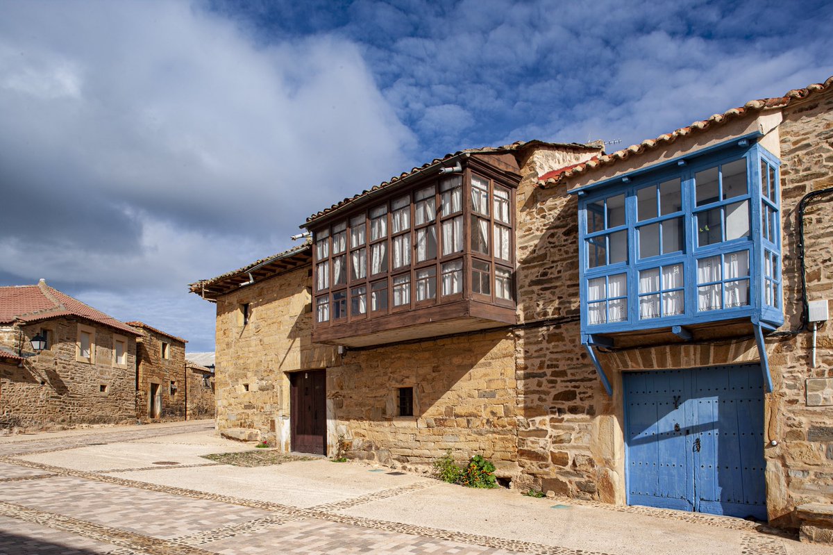 Este fin de semana el #municipio de Santa Colomba de Somoza estará en la plaza de Santocildes.

Los horarios son, viernes de 18 a 21 h y sábado y domingo, de 11 a 14 h y de 18 a 21 h.

¡Os esperamos!

#astorga #verano #estateastorga #santacolombadesomoza