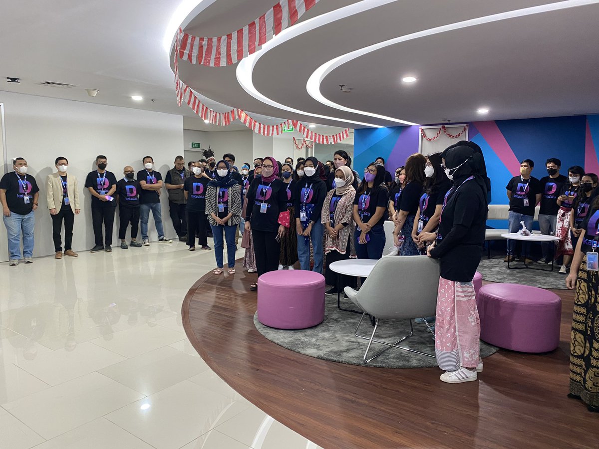 KATADATAcoid's tweet photo. Halo Sahabat Katadata!
Dalam rangka HUT ke-77 RI, Katadata menggelar acara #katadatamerdeka di kantor baru di Blok M Plaza, lantai 8 Jakarta Selatan, Kamis (18/8). https://t.co/EEdo5Yt57W