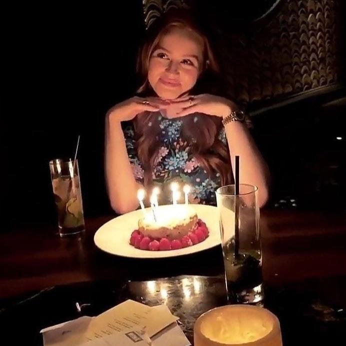mrsweigelbrown's tweet photo. No se hacen una idea de lo mucho que admiro a Madelaine. Es muy talentosa, tiene un corazón precioso y no puedo estar más orgullosa de la persona que es y de todo lo que está logrando. Soy la más feliz de acompañarla en todo esto, la amo con cada parte de mi.💗
#HappyBirthdayMads https://t.co/lsC1WbOmUc