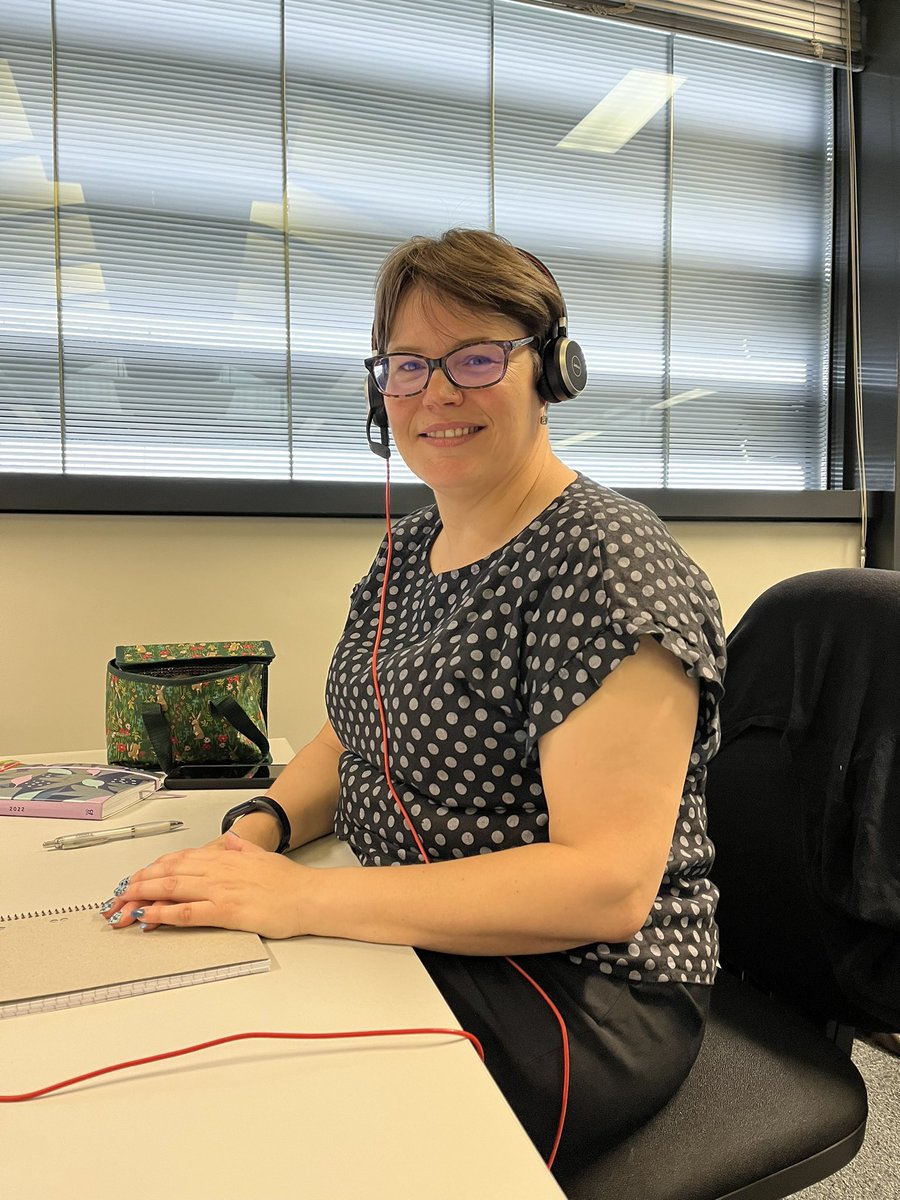 UoLClearing's tweet photo. Say hello to our friendly Clearing advisors! 👋

Call our Clearing hotline on 0808 164 4444 ☎️ https://t.co/ytXzJHcAHc