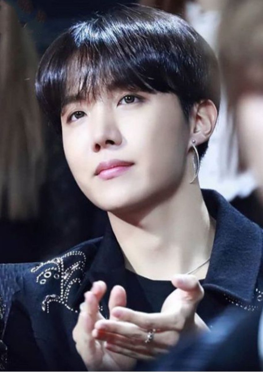 StopKpop3's tweet photo. Kim dzong Un i jumgkook !
Co znacza te podobieństwa w gestykulacji? 
CZY JUNGKOOK JEST ZBRODNIARZEM? 🇰🇵🇰🇵🇰🇵🇰🇵🇰🇵 https://t.co/EEYtXGspa3