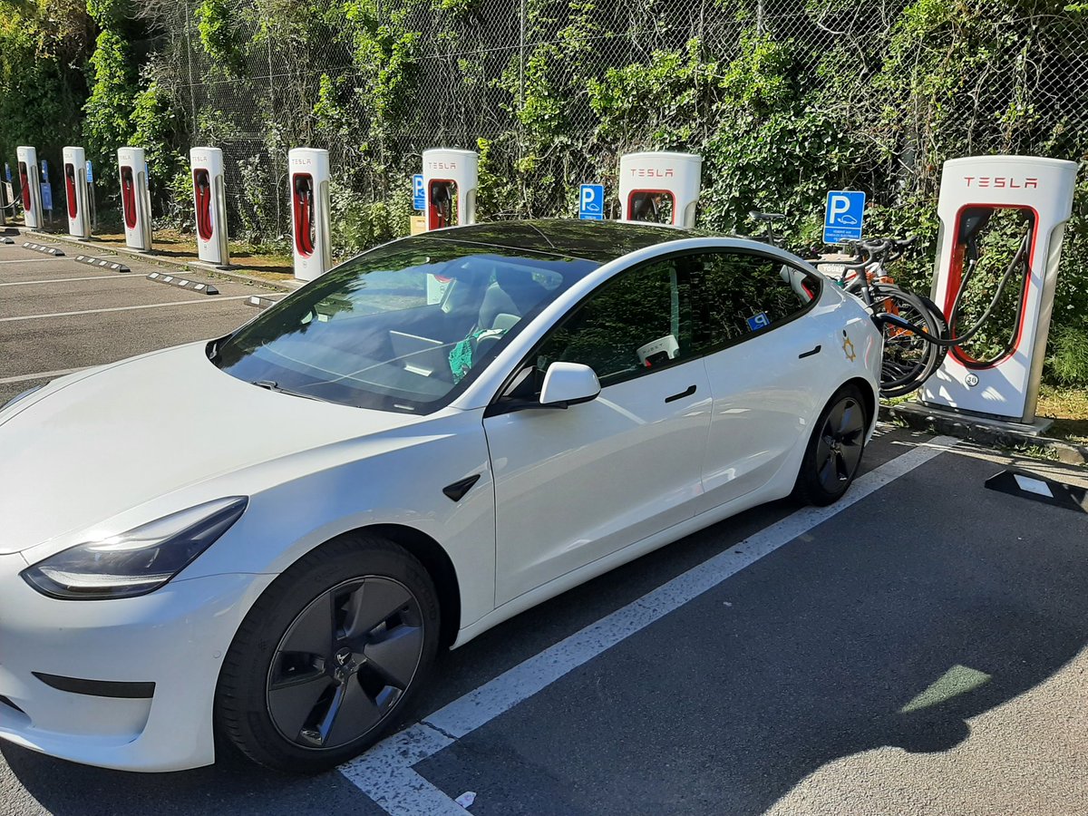 Terug van vakantie in Frankrijk met elektrische deelauto van @WeDriveSolar. Nooit laadstress, nergens hoeven wachten, veel fijnere locaties om te stoppen. Was top!