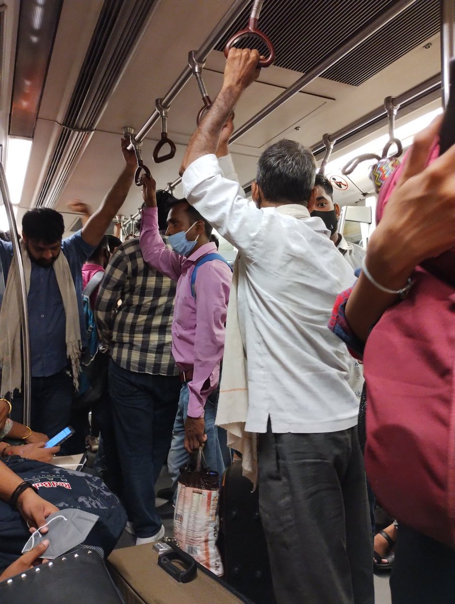 anaushka_'s tweet photo. @DCP_DelhiMetro 
State of Women's coach in Delhi Metro.  If there's no space in other coaches, kindly get the fuck off. https://t.co/kFR9MncgAj