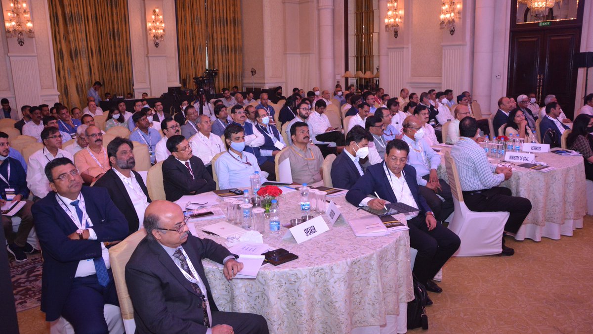 CoalIndiaHQ's tweet photo. Shri.Pramod Agrawal,Chairman, CIL delivered the welcome address at a workshop on “Coking Coal Strategy for Indian Steel Sector” organised by CIL. Dr. Anil Kumar Jain, Secretary-Coal &amp; Shri. Sanjay Singh, Secretary-Steel addressed over 100 participants from the steel &amp; coal sector https://t.co/kgIqBb8G5S