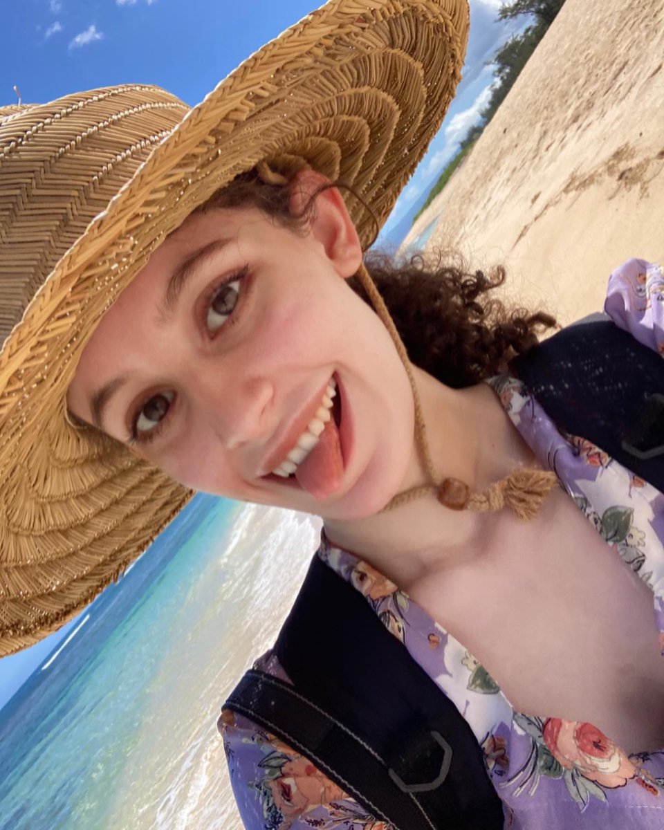 STARLA1202's tweet photo. 今日は貝殻を拾いに行ったよ🐚
こんな大きな麦わら帽子したの初めて!👒🤣🤪
ここのビーチすごくいい感じだったから今度スピアダイビングしに来ちゃお
🐟
#スターラ #starla #model #jk #hawaii #lifeinhawaii #beack #sky #teengirl #ハーフ #女子高生 #モデル #海 #アウトドア #ファッションモデル https://t.co/X4AYpWACQm