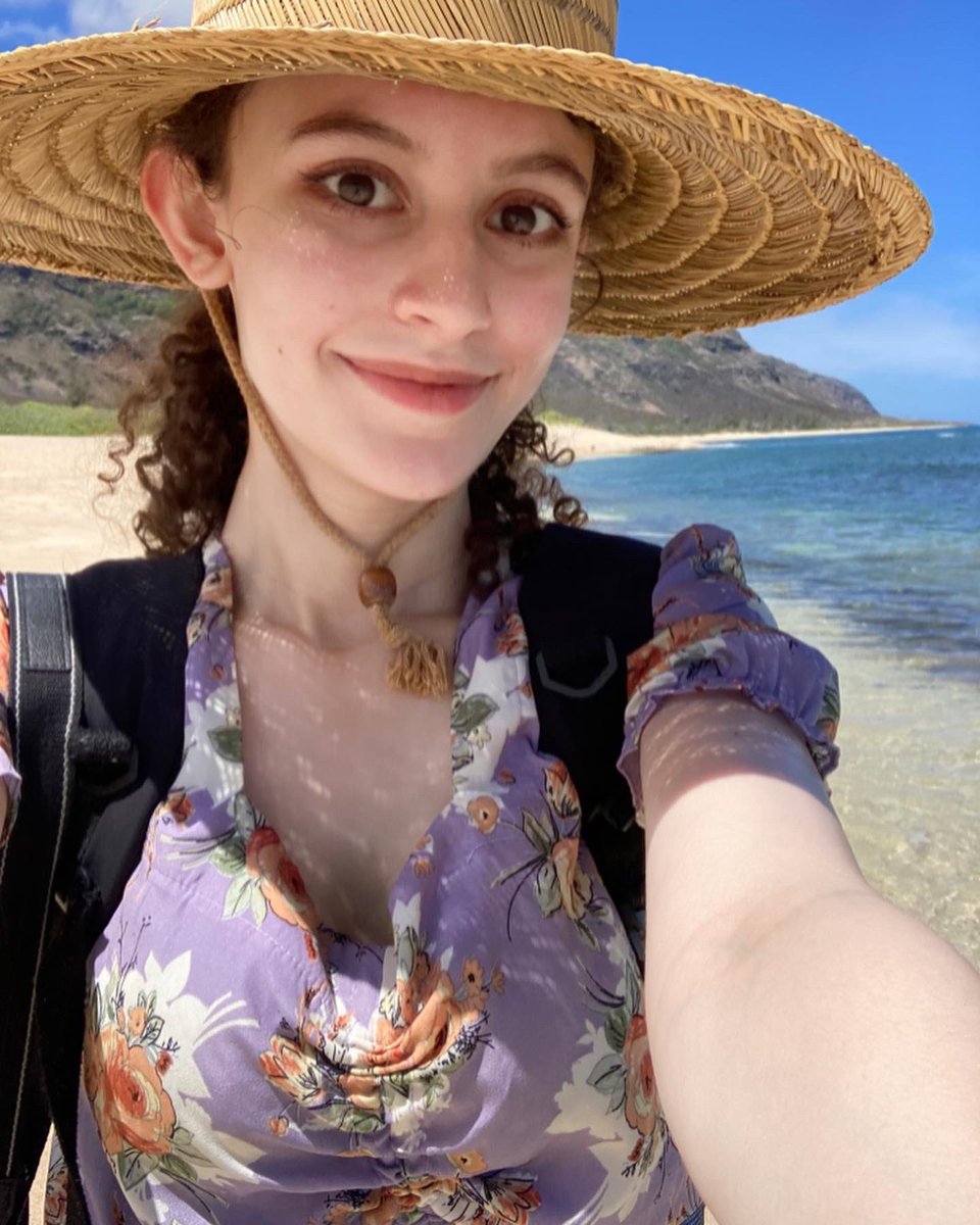 STARLA1202's tweet photo. 今日は貝殻を拾いに行ったよ🐚
こんな大きな麦わら帽子したの初めて!👒🤣🤪
ここのビーチすごくいい感じだったから今度スピアダイビングしに来ちゃお
🐟
#スターラ #starla #model #jk #hawaii #lifeinhawaii #beack #sky #teengirl #ハーフ #女子高生 #モデル #海 #アウトドア #ファッションモデル https://t.co/X4AYpWACQm