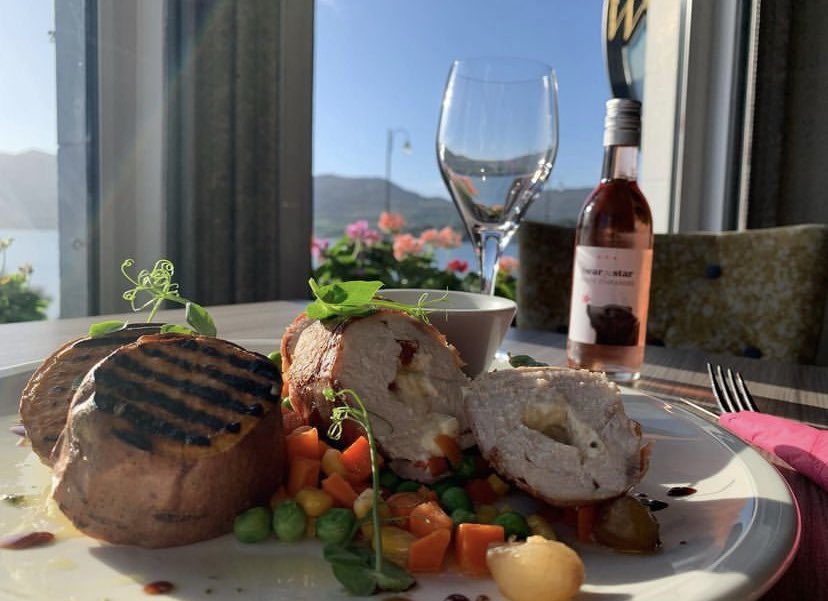 @thewhistledownhotel Conference Venue on the sea coast, Co. Down.
The Oisin Suite 50- 200 delegates.
The Lough Cairlinn Suite overlooking the sea coast, seats up to 40 delegates. 
#events #meetings #conferences #productlaunches interviewsessions #weddings #privatedining