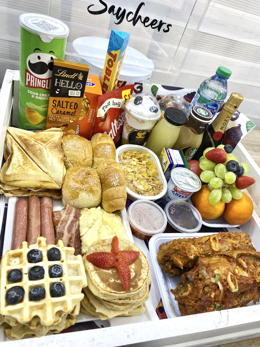 SaycheersRoyale's tweet photo. Food trays available for delivery on order . To order,Call WhatsApp-07040308308/07057766378 or you can send a DM. IG/SNAPCHAT -Saycheers Royale 
 #yummytreats #saycheersroyale #lagosfoods #yummyfoods #explore #explorepage #explorelagosfood #lunch #breakfast #foodbox https://t.co/Fe8onoKJ59