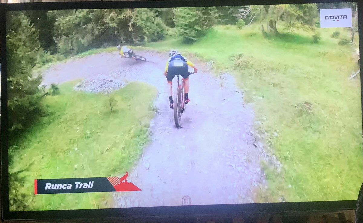 marcos__ybarra's tweet photo. Thanks @EpicMTBSeries to allow us enjoy #runca trail downhill with those top bikers !
#bravo
@YouTube https://t.co/TNswlQr1ML