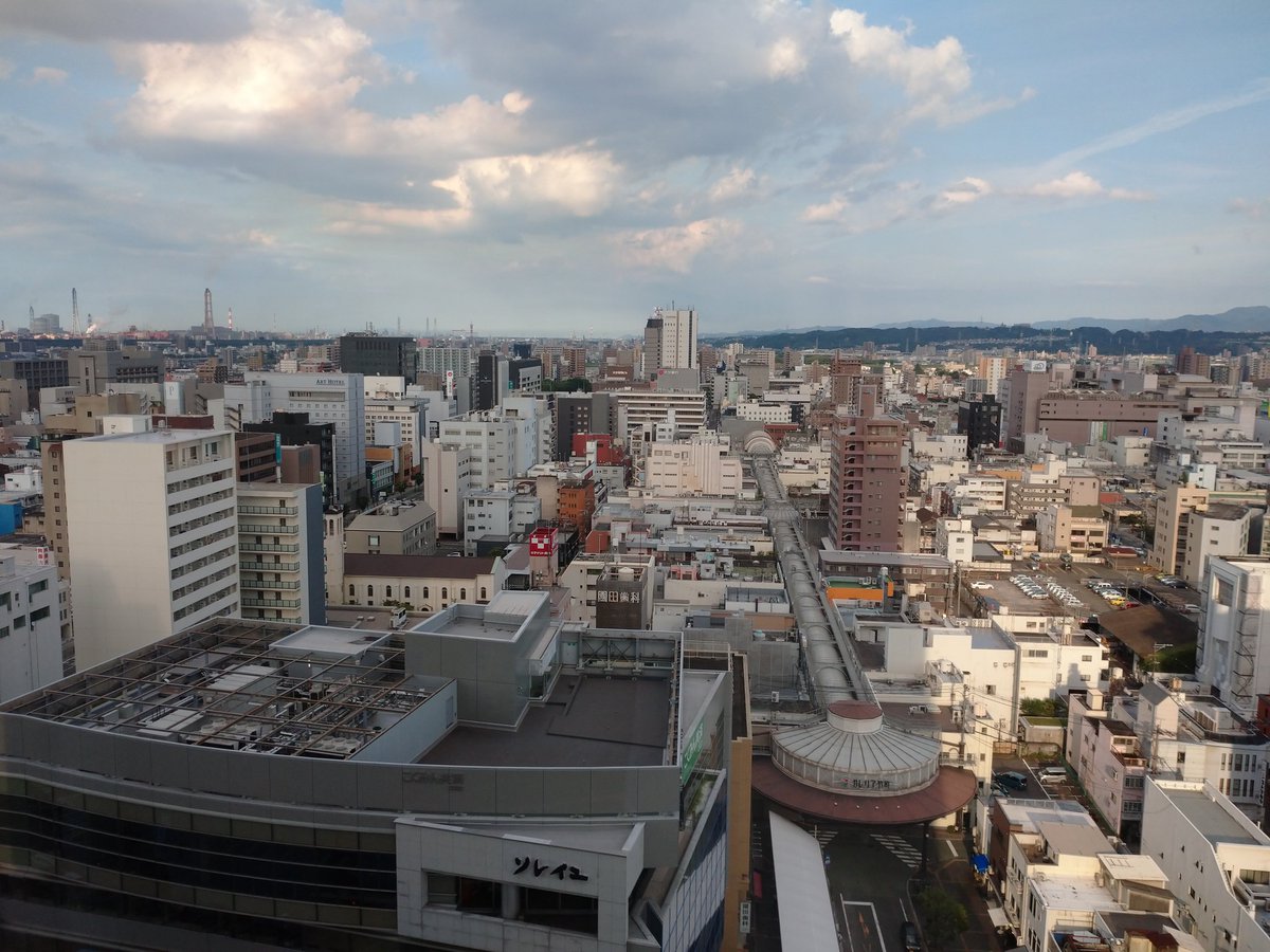 horn1024's tweet photo. 大分に到着。
夜空いているので、誰か飲みに行きませんかー。
って、居ないかー。 https://t.co/S2caVFfWm8