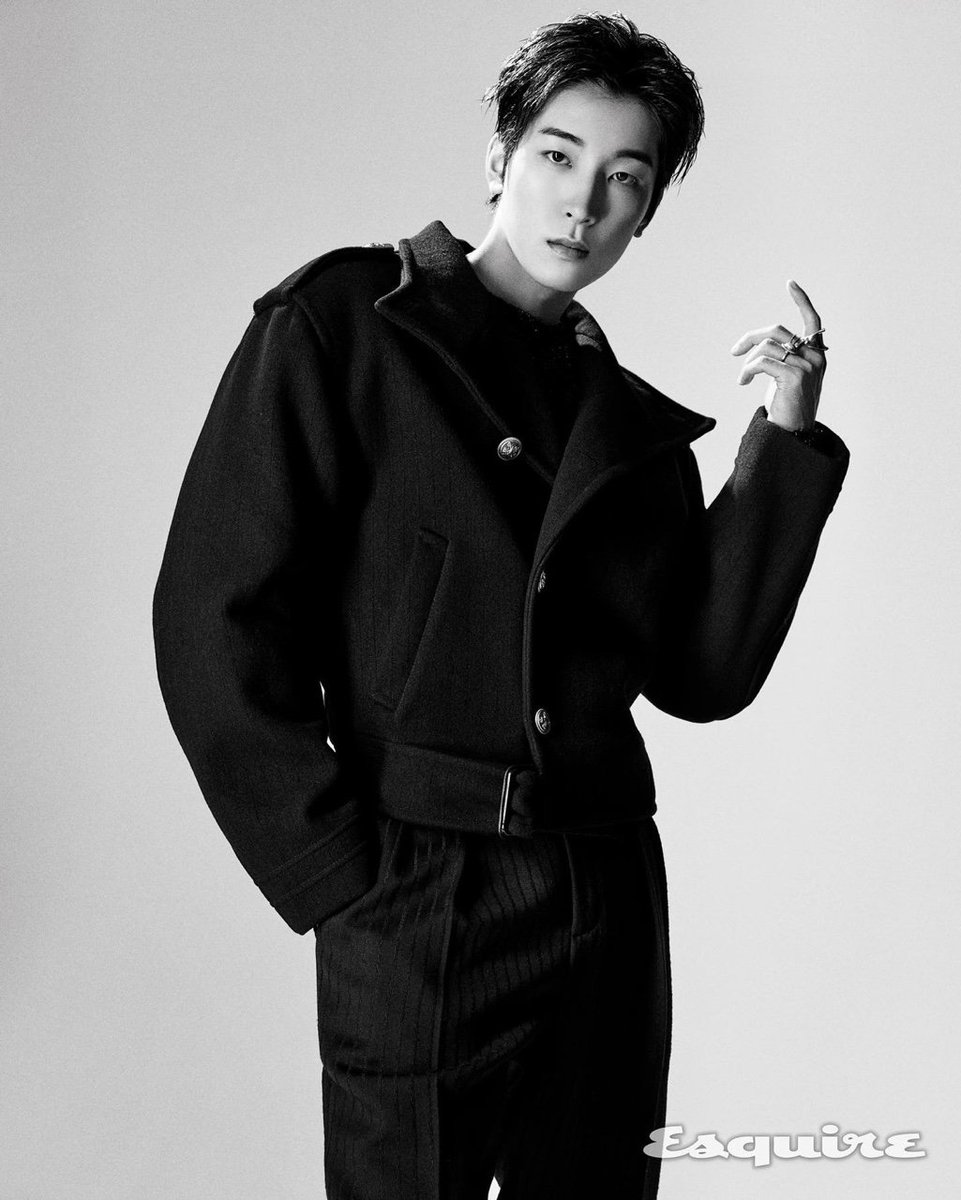 esquirekr's tweet photo. 원우는 새로운 시도에 열려 있었고 더 나은 무언가를 만들기 위해 같이 고민했어요. 조용했지만 열정적이었고요. 원우의 화보와 인터뷰는 <에스콰이어> 9월호에 실립니다.
@pledis_17 #원우 #WONWOO #세븐틴 #SEVENTEEN #캐럿 #carat #에스콰이어 #ESQUIREKOREA https://t.co/RQyw0E0rxI