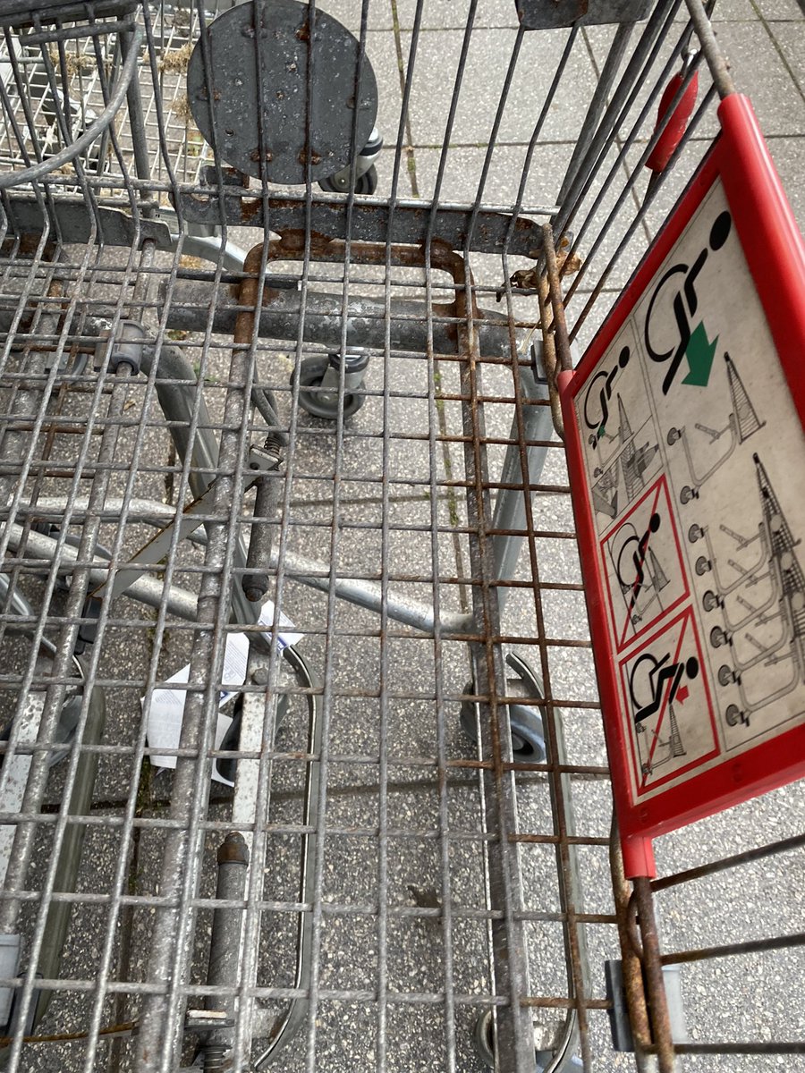 sparkle77_'s tweet photo. @AldiUK really disappointed at the state of the wheelchair trolleys at your brownhills store. Dirty, rusty and unloved. https://t.co/FghIyHaXGL