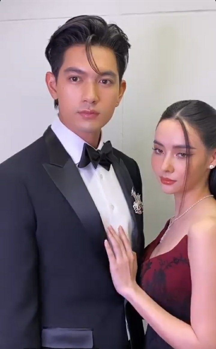TeAmoKM0708's tweet photo. Hands.... Eyes.... Lovely💕:) 

#เข้มหัสวีร์ 
#มุกดานรินทร์รักษ์ 
#เข้มมุก https://t.co/vyUz4FbOAE